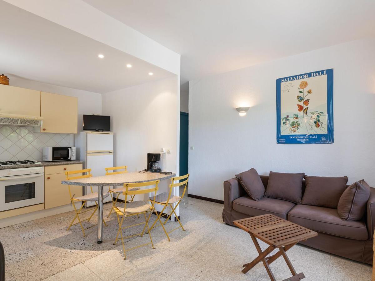 Apartament Flat In A Beautiful Building With Pool Mèze Zewnętrze zdjęcie